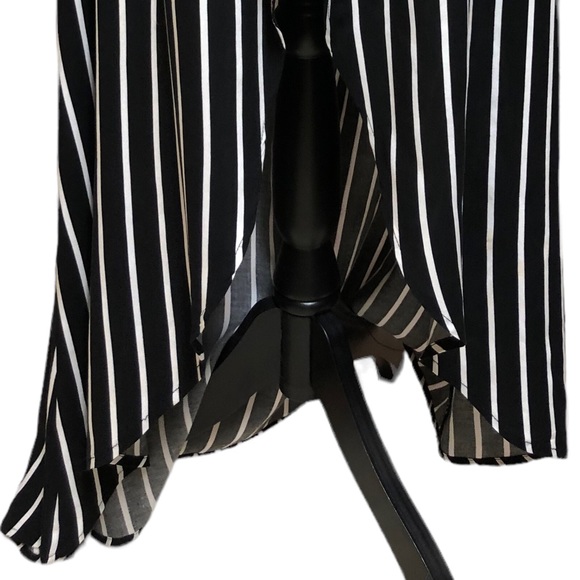 Maxi/Romper (built in) B&W Striped High Low Romper/Dress Euc! - Picture 13 of 16